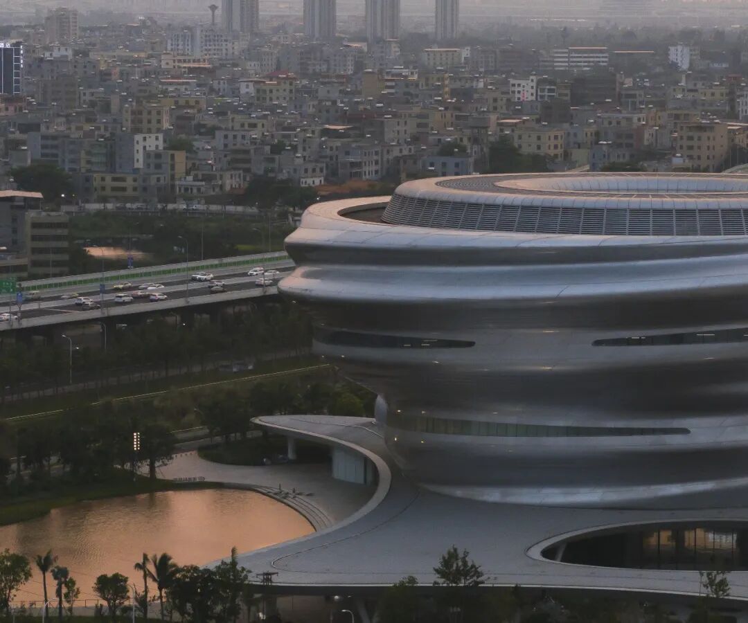 流动与混沌:马岩松MAD海南科技馆建成