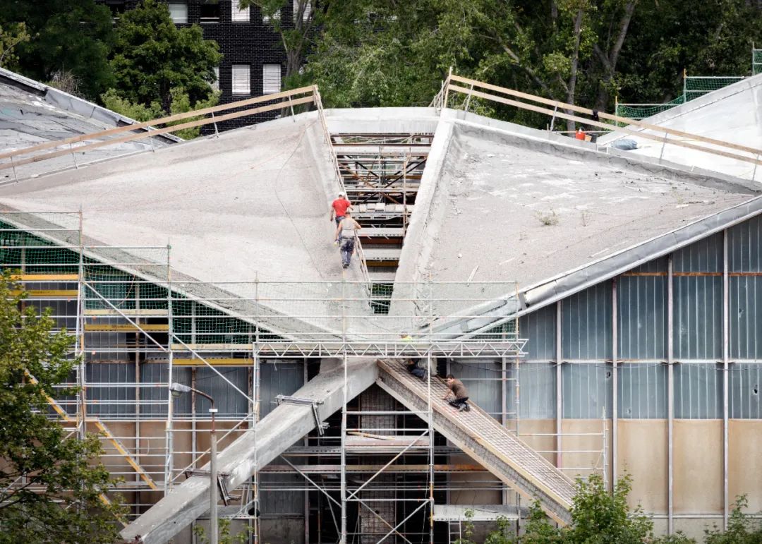 gmp改建系列 | 马格德堡双曲面壳体屋顶建筑：尊于原作的创新