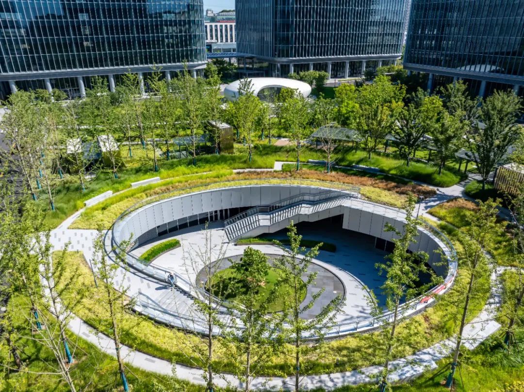 张江科学城数智天地 · 智慧谷：以“半园半院”理念，打造立体智慧社区新范式