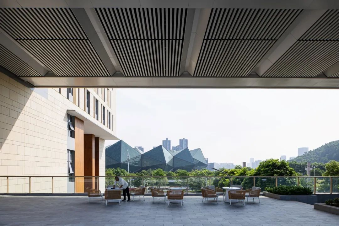 香港中文大学（深圳）二期丨山水林间，在地生长