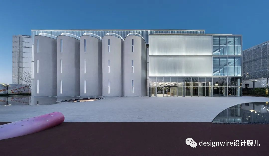 普利兹克大师最新作品:老粮仓变身筒仓艺术中心!
