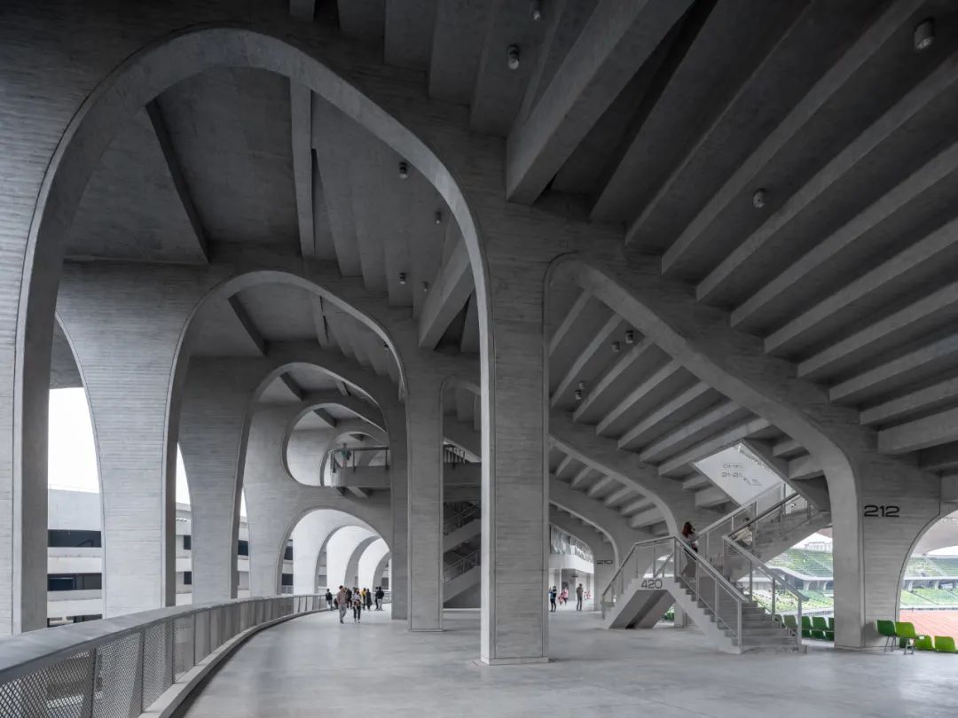 “消失的体育场”建成,马岩松/MAD全球最大覆土建筑群设计