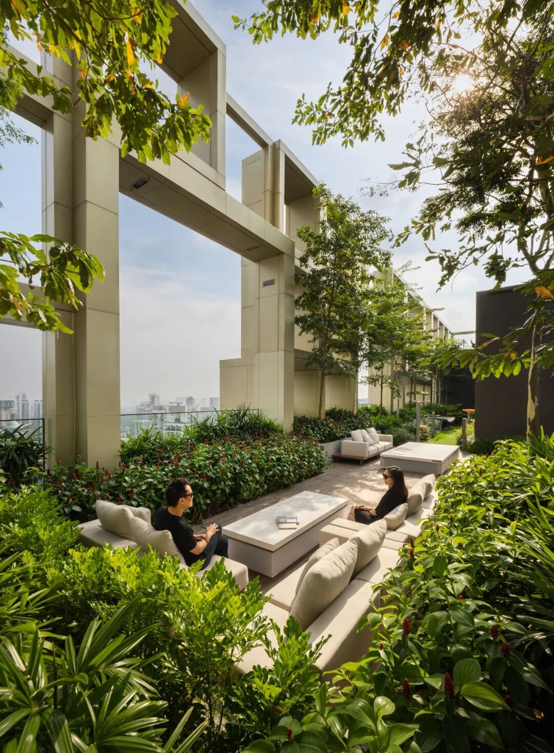 新加坡「隽峰」住宅完工，MVRDV 的像素化立面设计为高端预制建造塔楼赋予独特的藤蔓意象