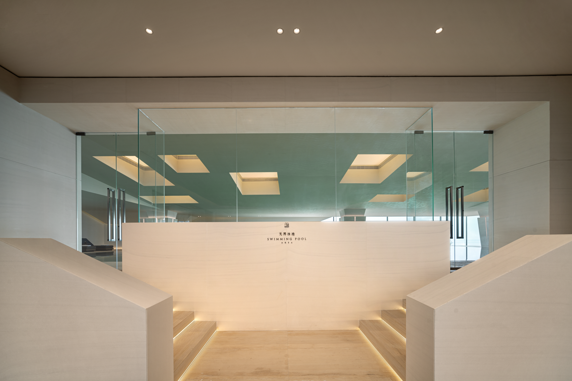 line+新作「石棱镜」，叠石望海，激活大连凌水湾滨海地景