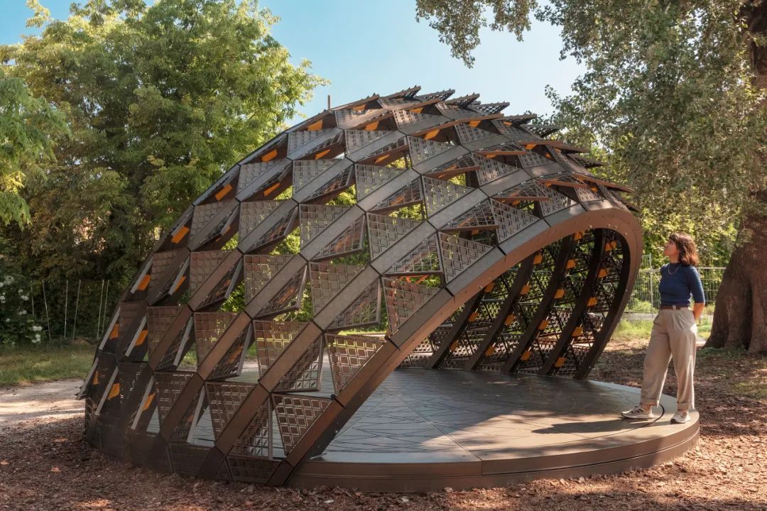 太阳颂歌 | MVRDV 在威尼斯双年展智造 SOMBRA 动力遮阳装置