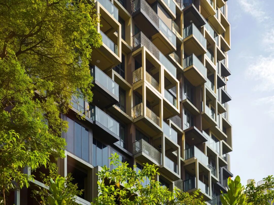 新加坡「隽峰」住宅完工，MVRDV 的像素化立面设计为高端预制建造塔楼赋予独特的藤蔓意象