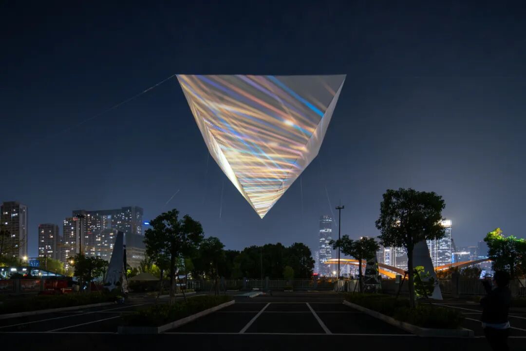 从「光之塔」到「云坐标」｜line+在杭州第三中心中轴线的城市媒介实验