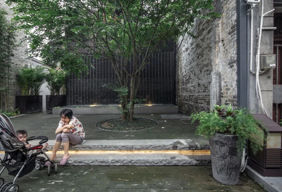 李中伟：自我校准，直白回应