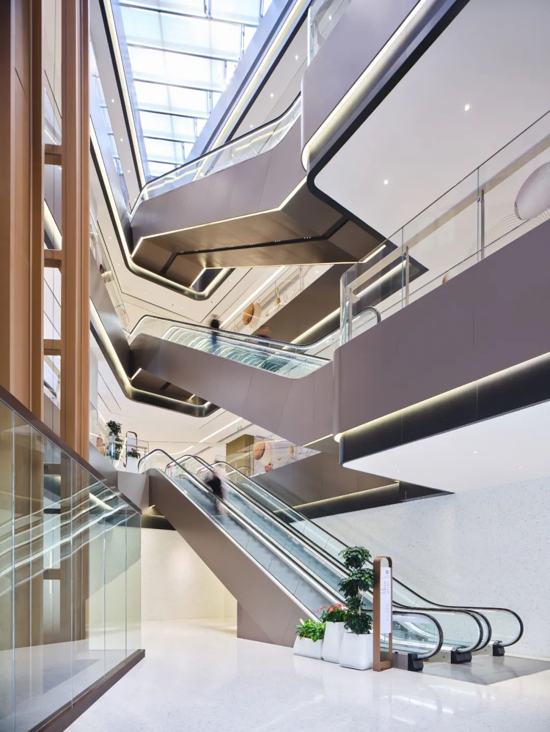 前滩国际广场与陆家嘴广场L+PLAZA商场