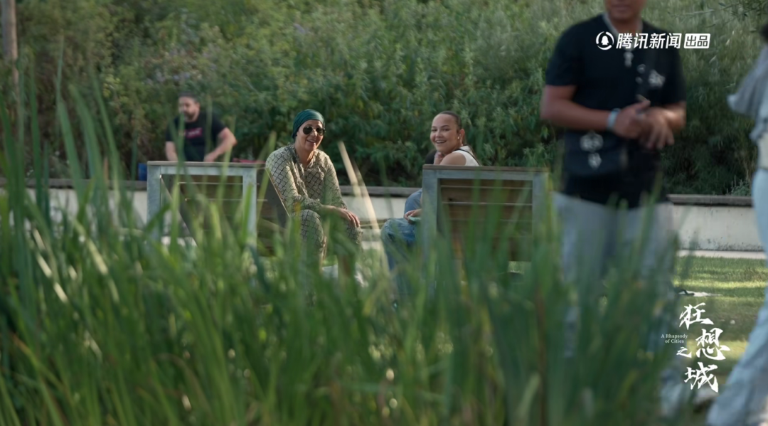 马岩松首部纪录片《狂想之城》上线！看马工松弛谈生活，锐评贝聿铭为何被骂！