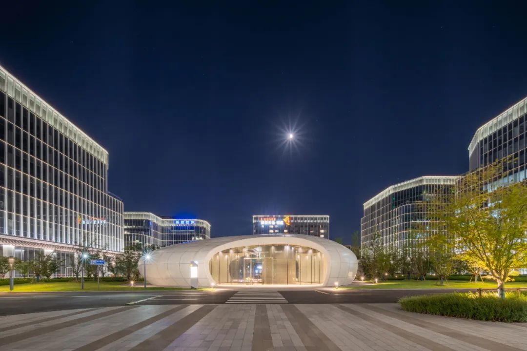 张江科学城数智天地 · 智慧谷：以“半园半院”理念，打造立体智慧社区新范式
