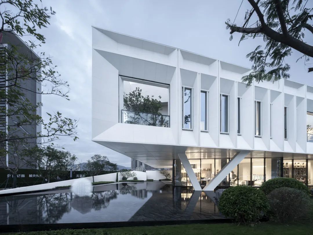 图团队:伍颖梅,邱华珍,唐盛煌,李红莲,段克扬,王诗彤,蓝林丰结构团队