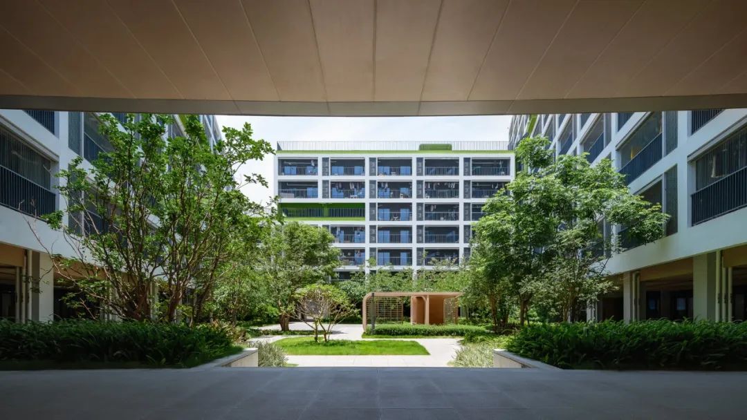 Aedas新作 | 北师香港浸会大学二期校园，钟灵毓秀，碧水绕亭