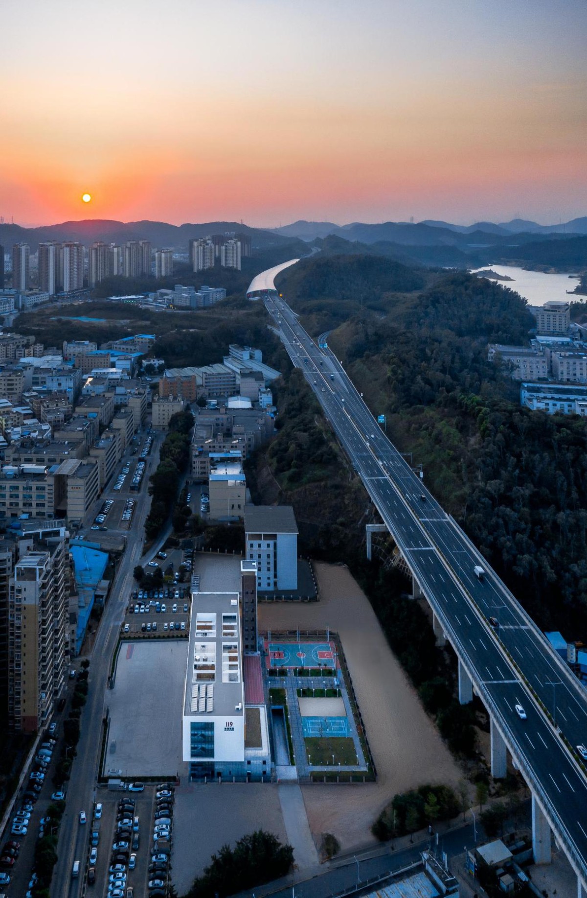 今有龙城非将在——深圳市龙岗区龙城特勤消防站