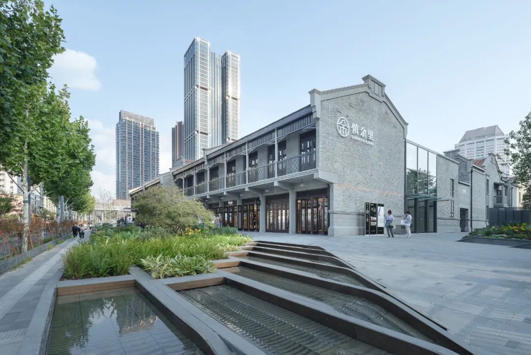 新作 | 上海苏河湾万象天地：以城市绿地打破历史、文化与商业的界限