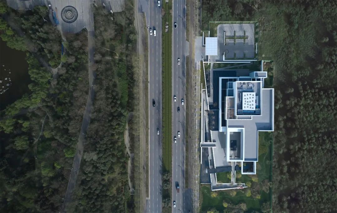 建筑的回响: 感知空间的多义 | 西安大悦·未来城【致逸精筑】
