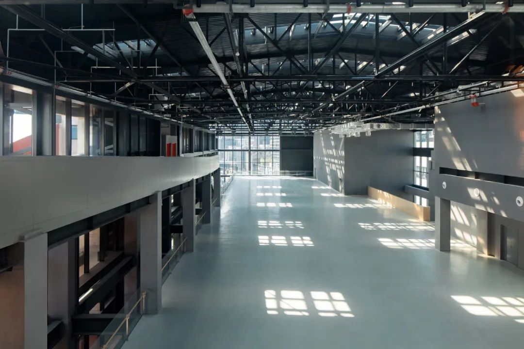MVRDV 完成上海 GATE M 西岸梦中心，改造升级工业遗存，打造活力滨水文旅目的地