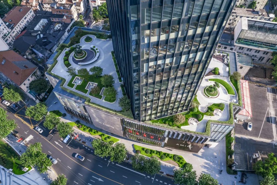 上海锦沧文华广场：“90后”高层建筑更新的探索实践