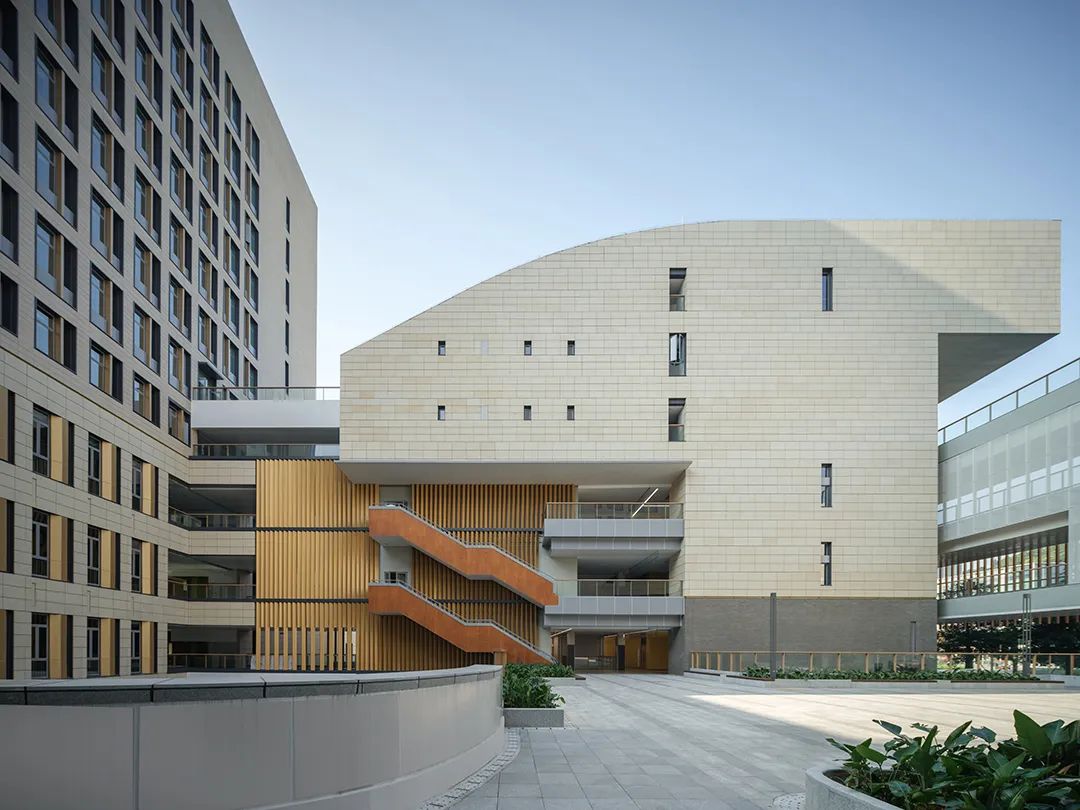 香港中文大学（深圳）二期丨山水林间，在地生长