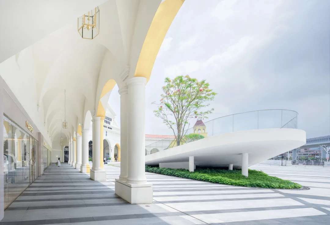易加设计+都市实践刘晓都工作室｜广州八号仓流溪河奥莱小镇改造： 被时代抛弃的欧陆风如何重焕生机