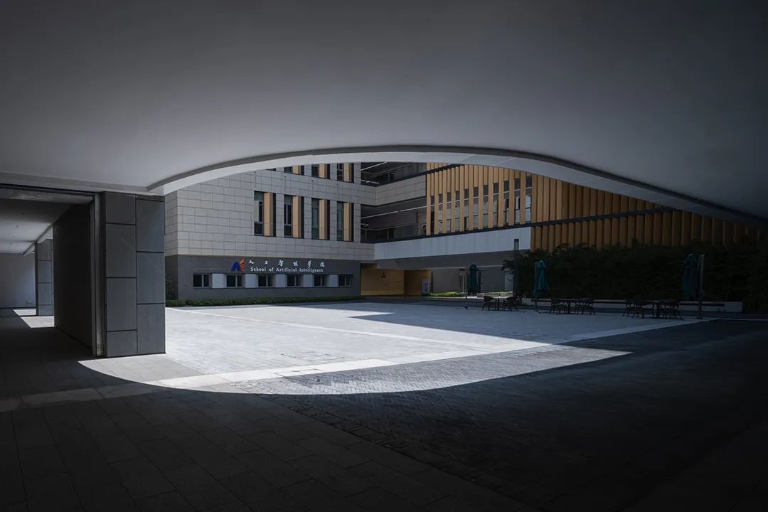 香港中文大学（深圳）二期丨山水林间，在地生长