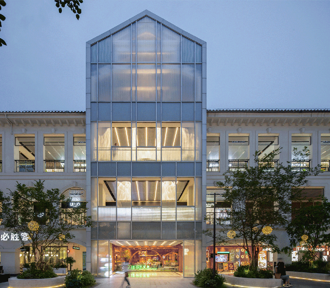 易加设计+都市实践刘晓都工作室｜广州八号仓流溪河奥莱小镇改造： 被时代抛弃的欧陆风如何重焕生机