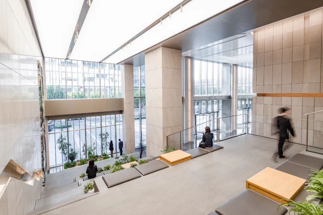 前滩国际广场与陆家嘴广场L+PLAZA商场