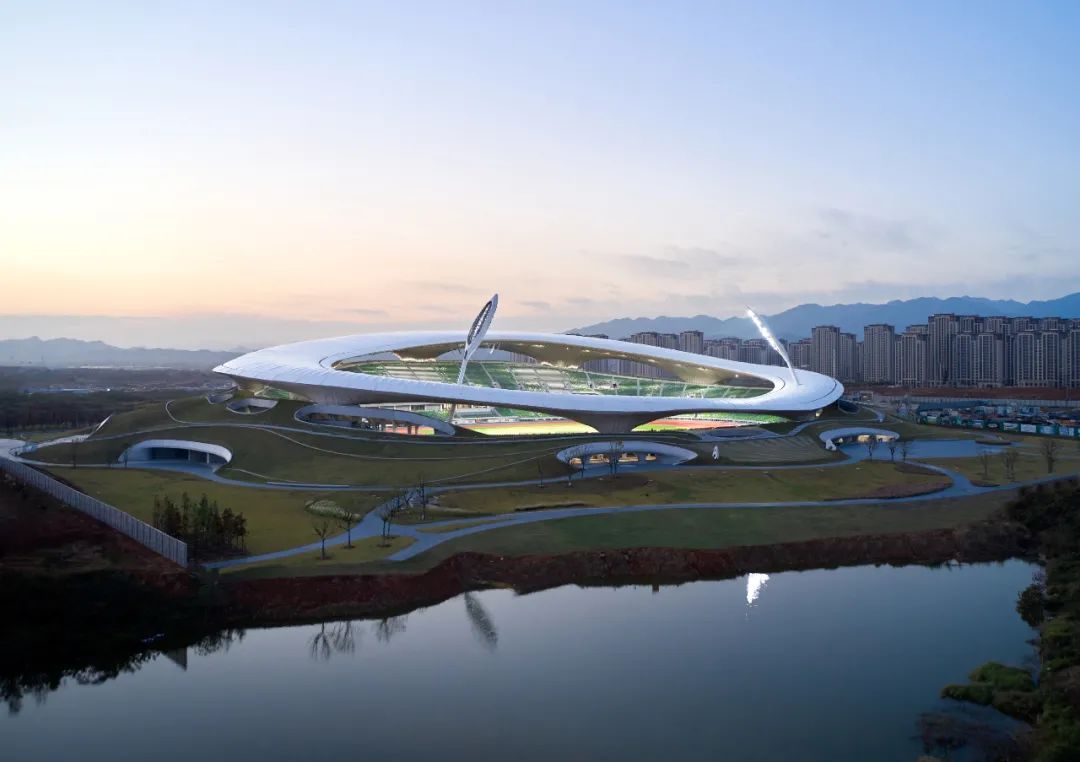 “消失的体育场”建成，马岩松/MAD全球最大覆土建筑群设计