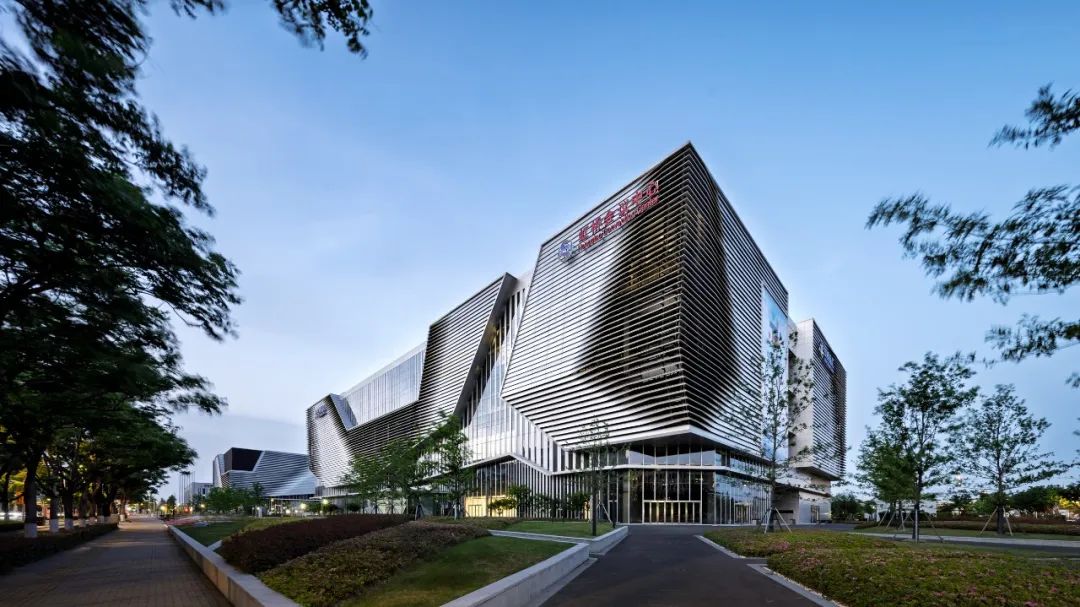 Aedas新作&nbsp;|&nbsp;展销共存、多场景融合的上海虹桥进口商品展示交易中心