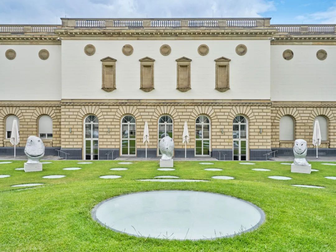 s+s 资讯 | 瑞士艺术家乌戈&bull;罗迪纳 "日出.东方 "雕塑作品在施塔德尔博物馆花园展出！