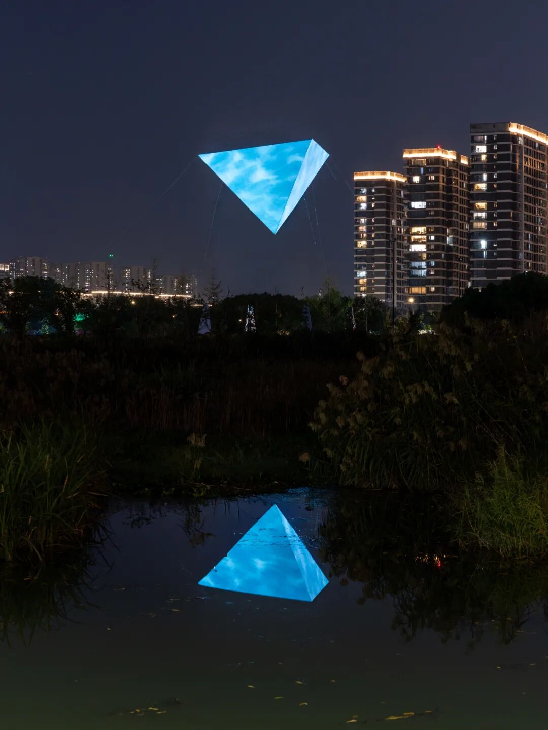 从「光之塔」到「云坐标」｜line+在杭州第三中心中轴线的城市媒介实验