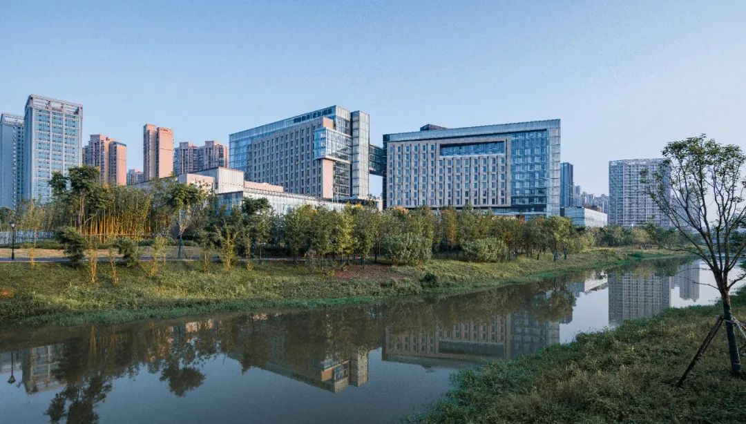 《中国当代青年建筑师》出版，ALEX WANG (王翔）接受采访