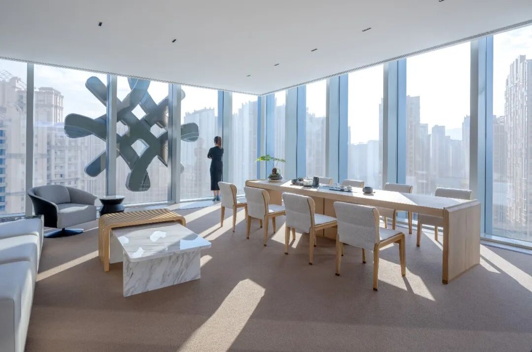 Gensler 2026年全球职场调研发现：使用AI最频繁的员工，团队联结也最紧密