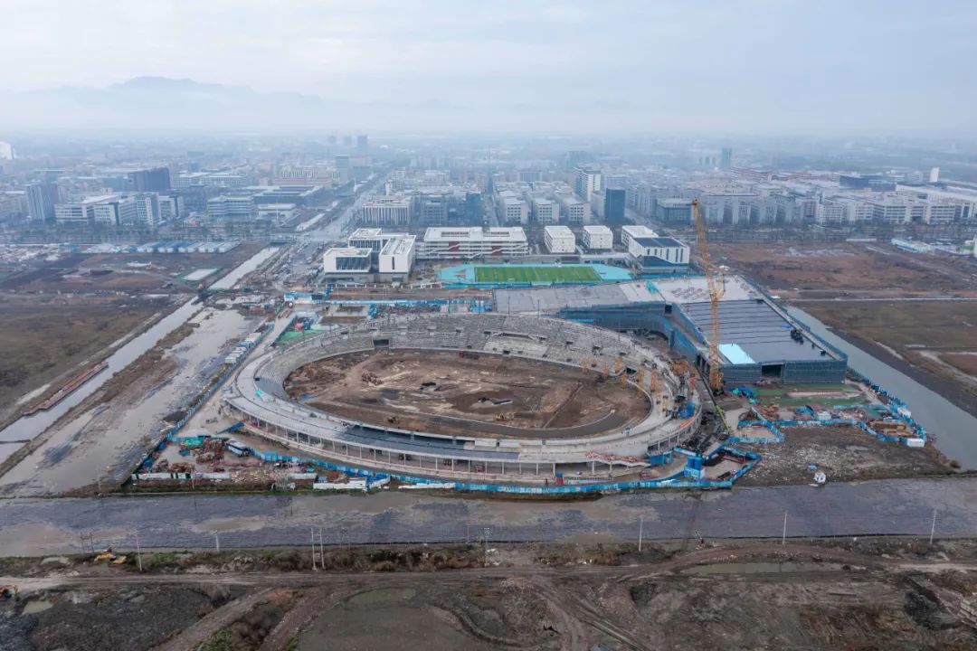 gmp新闻｜“岚月初成” ——龙港体育中心体育场钢屋盖钢梁首吊圆满成功