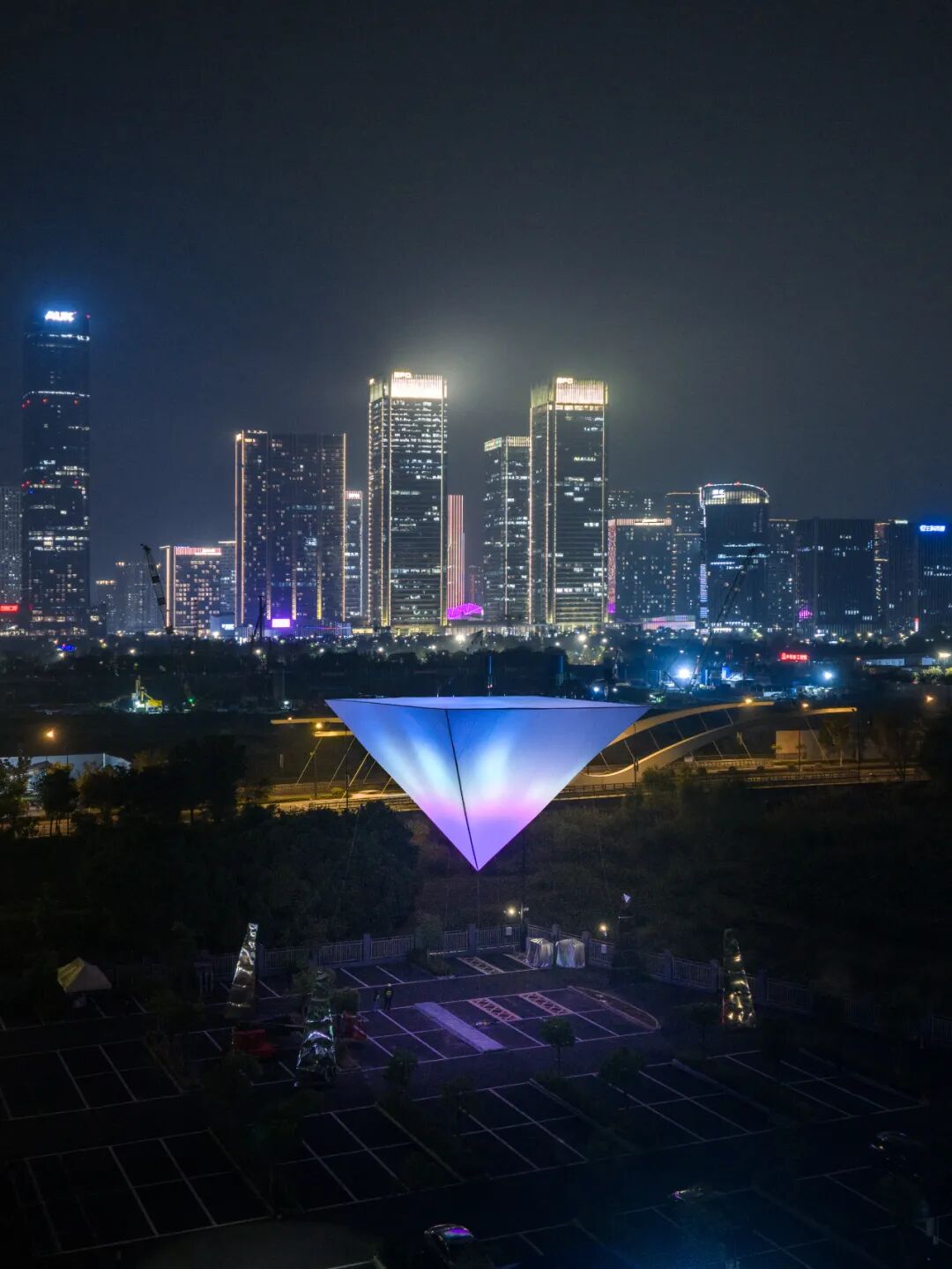 从「光之塔」到「云坐标」｜line+在杭州第三中心中轴线的城市媒介实验