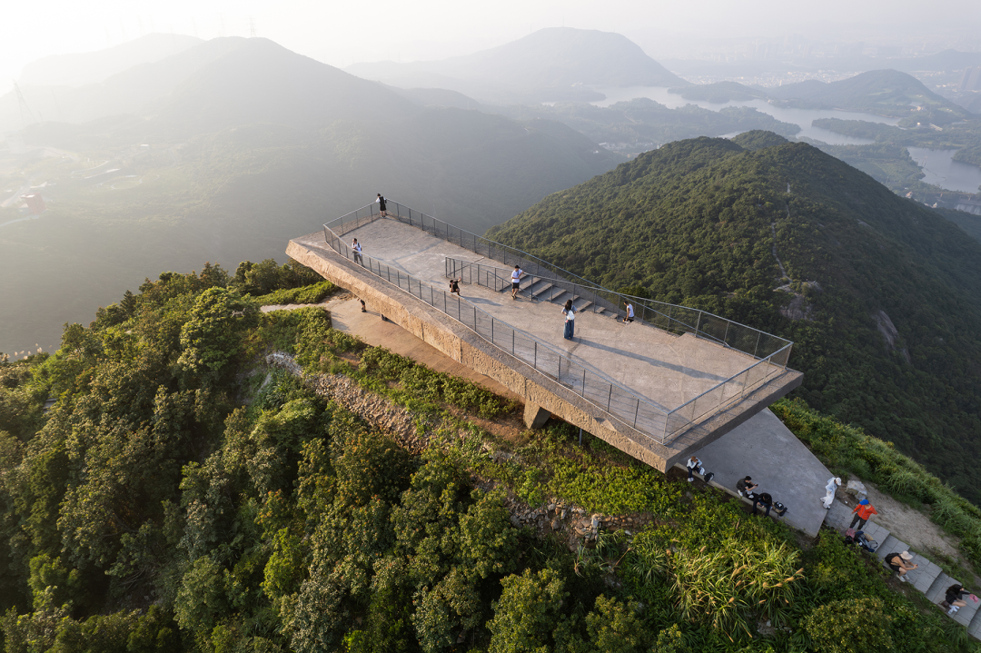line+深圳新作：山尖石亭，梅沙尖观景台