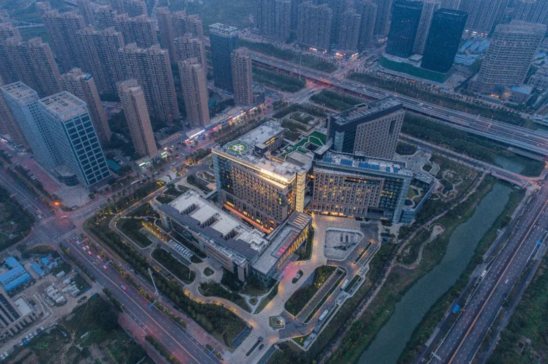 《中国当代青年建筑师》出版，ALEX WANG (王翔）接受采访