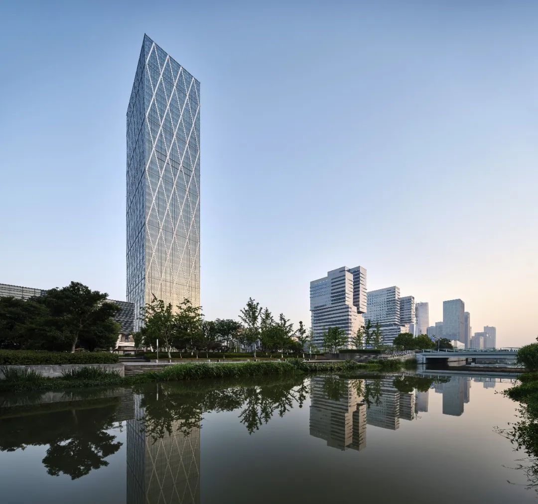 港口城市的活力中心——宁波国华金融中心