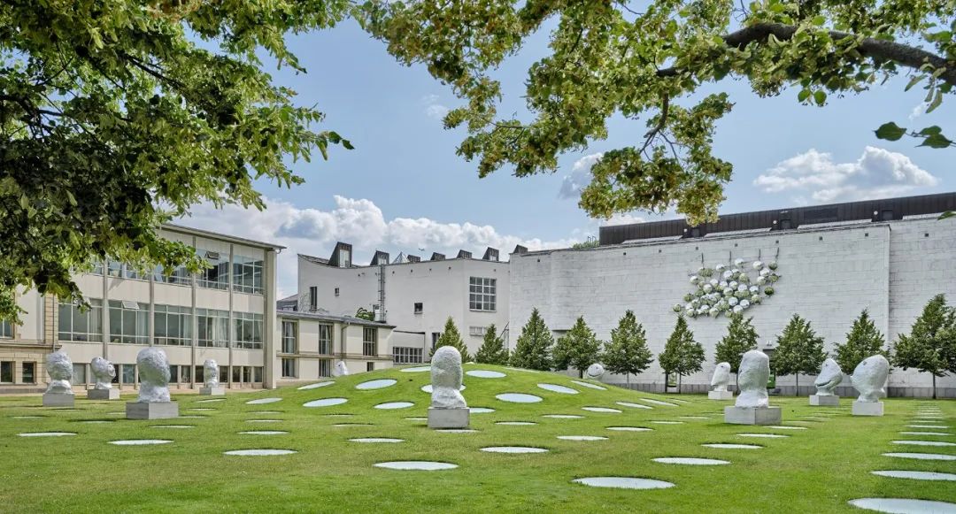 s+s 资讯 | 瑞士艺术家乌戈&bull;罗迪纳 "日出.东方 "雕塑作品在施塔德尔博物馆花园展出！