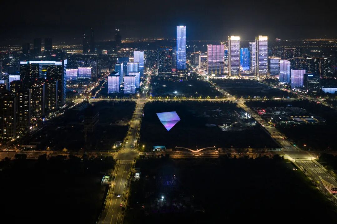从「光之塔」到「云坐标」｜line+在杭州第三中心中轴线的城市媒介实验