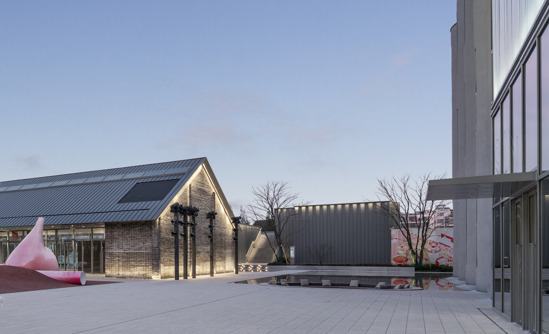 普利兹克大师最新作品:老粮仓变身筒仓艺术中心!