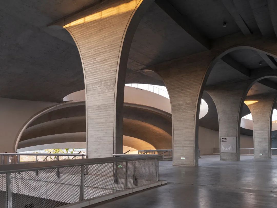 “消失的体育场”建成,马岩松/MAD全球最大覆土建筑群设计