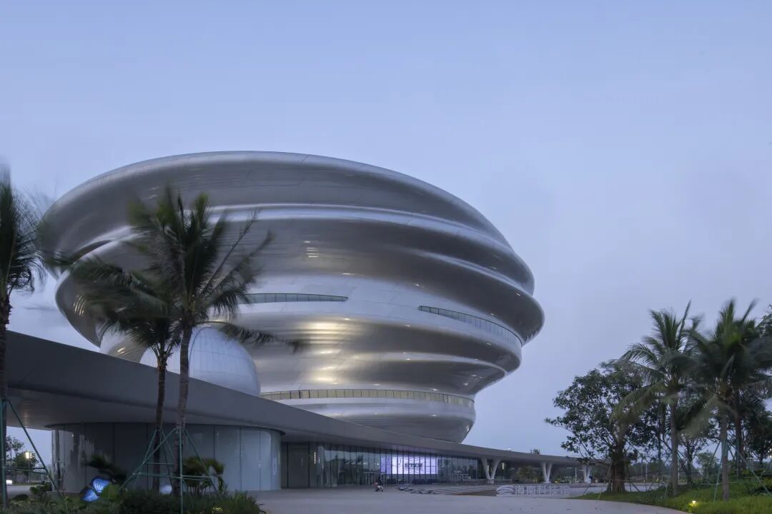 流动与混沌:马岩松MAD海南科技馆建成