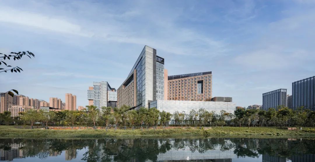 《中国当代青年建筑师》出版，ALEX WANG (王翔）接受采访