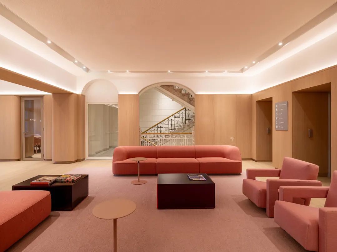 MVRDV 改造阿姆斯特丹百年历史建筑，为蔚来汽车打造欧洲规模最大“蔚来中心”
