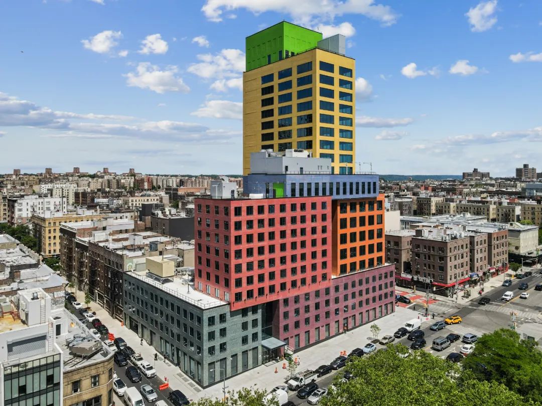 MVRDV曼哈顿高层建筑瑞迪欧大厦部分完工，五彩缤纷的酒店客房对外试营业