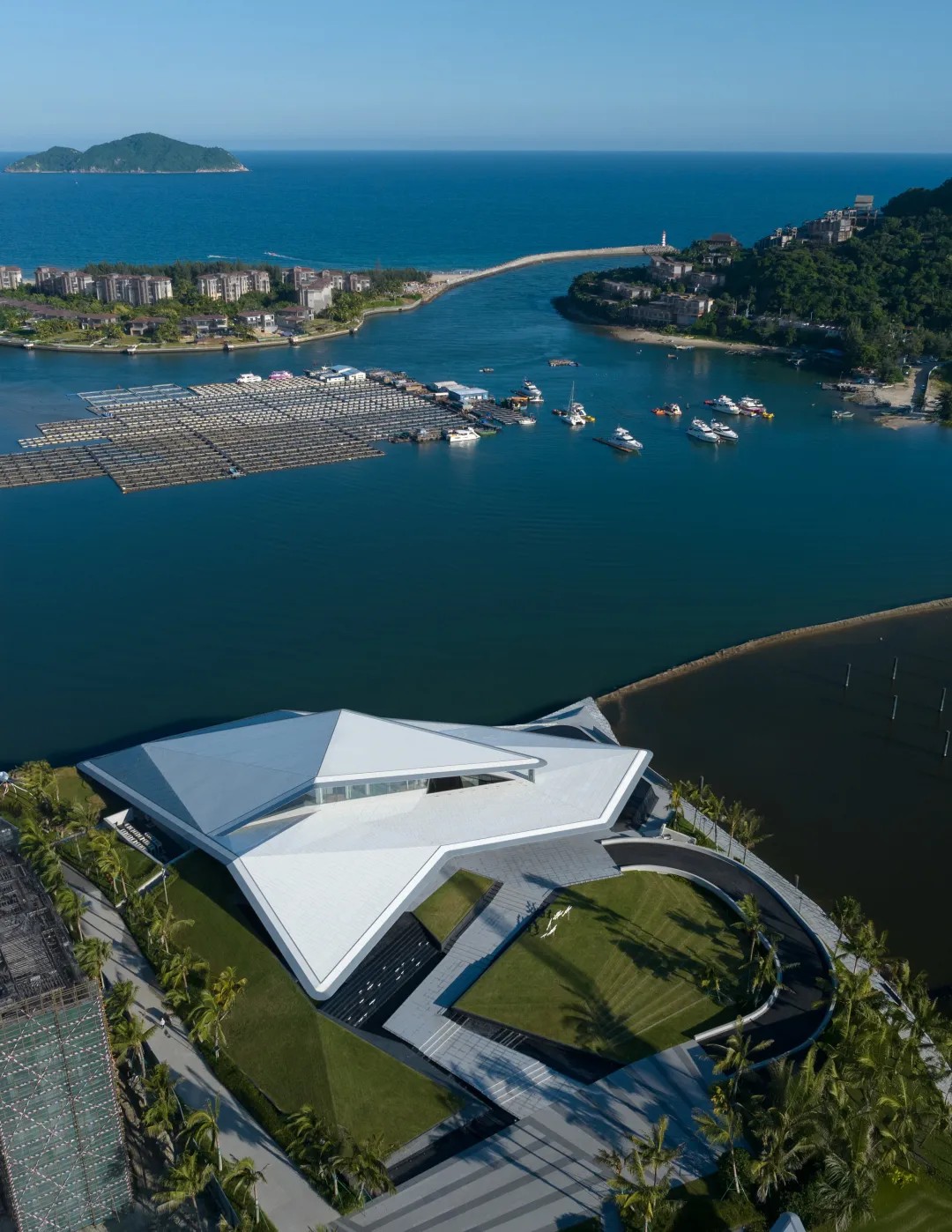 goa作品 | 海南保利游艇码头游客集散中心：滨海地景点亮向海生活