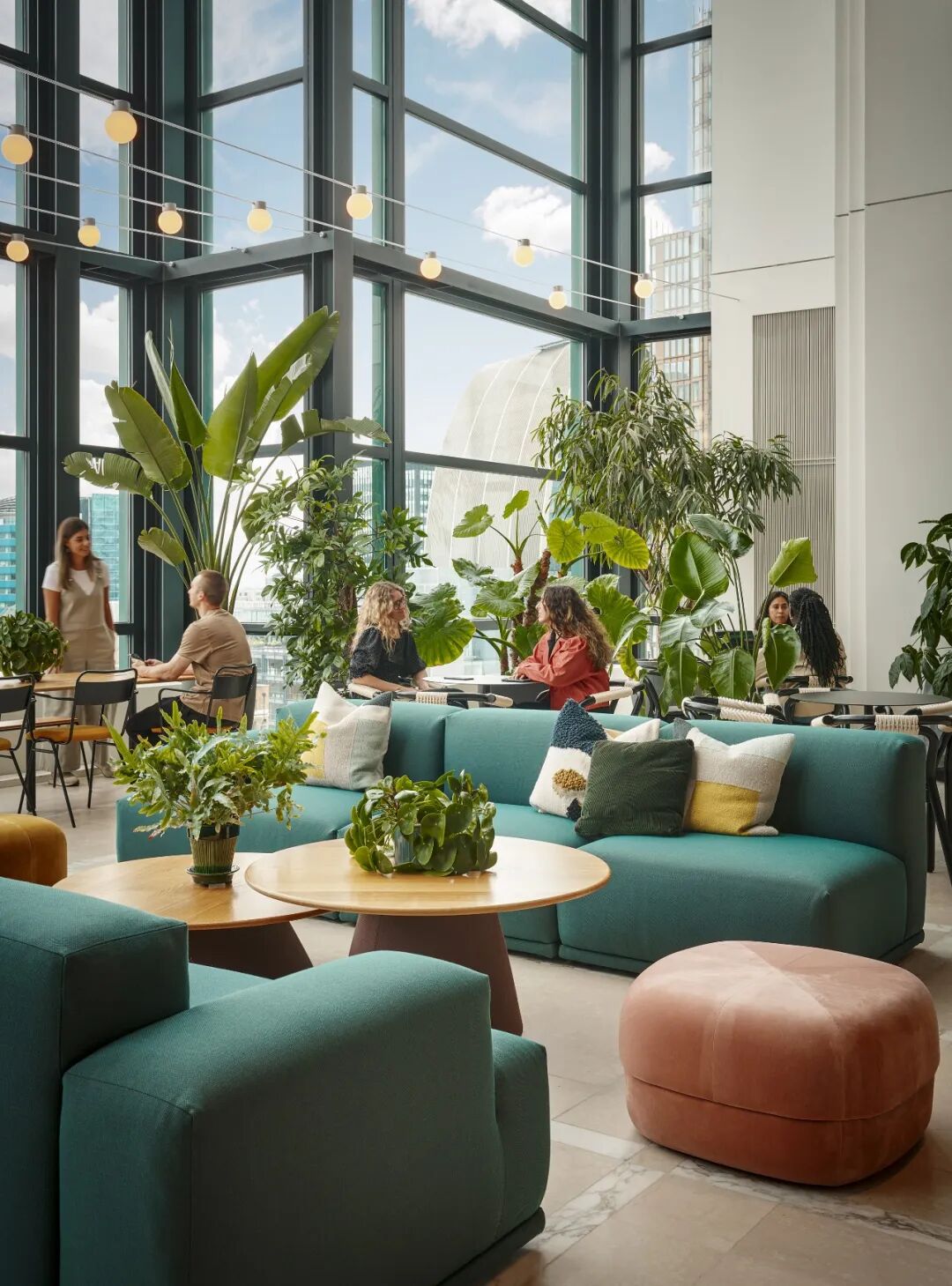 Gensler 2026年全球职场调研发现：使用AI最频繁的员工，团队联结也最紧密