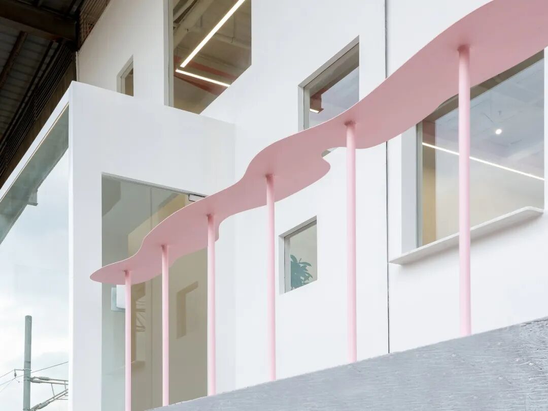 芽&middot;美术馆，墙洞构成的&ldquo;动态风景&rdquo;展
