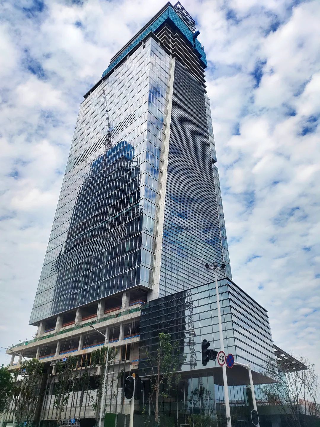 在建 | 武汉中信泰富滨江金融城，信泰中心E座200米超塔预计明年年中交付